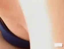 【胸チラ動画】水着の隙間から見える胸チラ乳首チラ